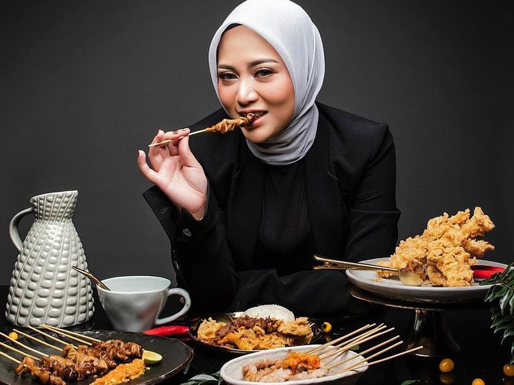Hobi Makan dan Masak, Intip Makanan Favorit Rachel Vennya