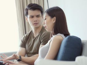 Pria Ini Menyesal Usai Tes DNA Anak yang Mirip Mantan Pacar Istrinya