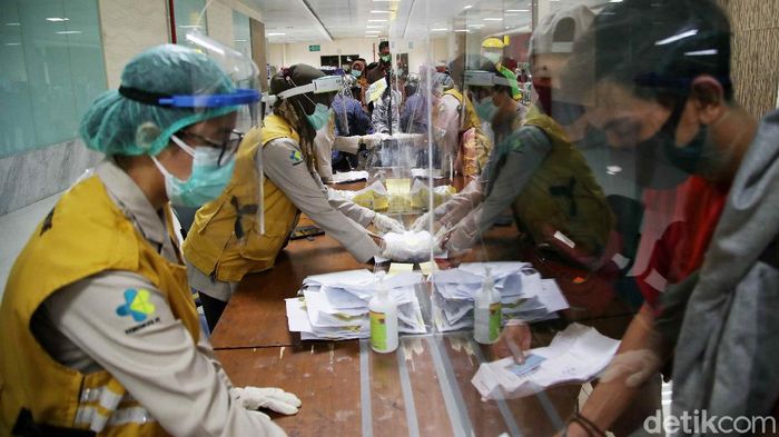 Libur Nataru Sebentar Lagi, Pelni Masih Berlakukan Rapid Test Antibodi Pelni masih memberlakukan penggunaan hasil tes rapid antibodi bagi calon penumpang. Hal itu dilakukan untuk mencegah penyebaran virus Corona jelang libur nataru