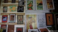 Dalam satu hari, Darius dapat membuat dua buah karya seni karena di tengah proses pembuatannya karya seni buatan pria tersebut juga harus dijemur.