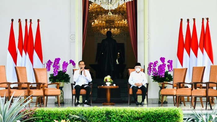 Presiden Joko Widodo (Jokowi) telah resmi mengenalkan 6 menteri barunya dalam reshuffle kabinet pertama Jokowi-Maruf untuk Kabinet Indonesia Maju.