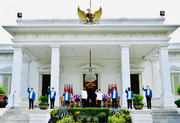 Presiden Joko Widodo (Jokowi) telah resmi mengenalkan 6 menteri barunya dalam reshuffle kabinet pertama Jokowi-Maruf untuk Kabinet Indonesia Maju.