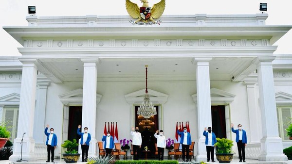 Momen Jokowi Umumkan 6 Menteri Baru di Istana Negara