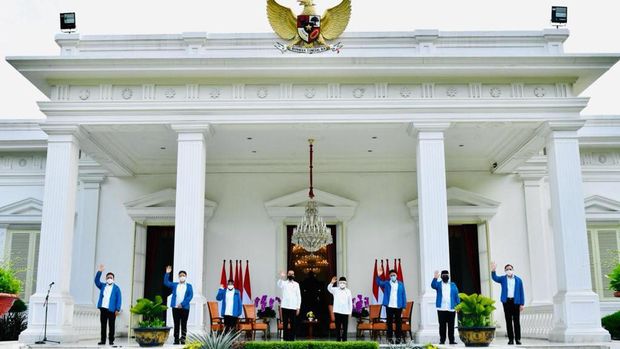 Presiden Joko Widodo (Jokowi) telah resmi mengenalkan 6 menteri barunya dalam reshuffle kabinet pertama Jokowi-Ma'ruf untuk Kabinet Indonesia Maju.