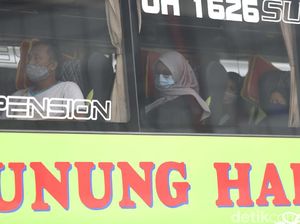 Pemudik Nataru Mulai Terlihat di Terminal Pulogebang
