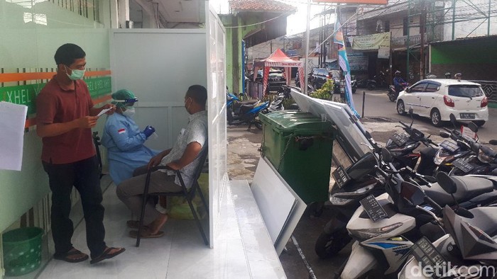 Pengalaman Rapid Test Antigen, Swab Semenit Antrenya Sejam