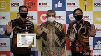 Pemberian penghargaan ini sebagai rangkaian peringatan Hari Anti Korupsi Sedunia (Hakordia) 2020.
