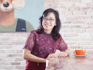 Clara Ng, Ibu Rumah Tangga yang Jadi Penulis Bestseller Serbabisa