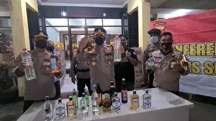 Polisi amankan 7.600 botol miras dari rumah mewah di Sukabumi