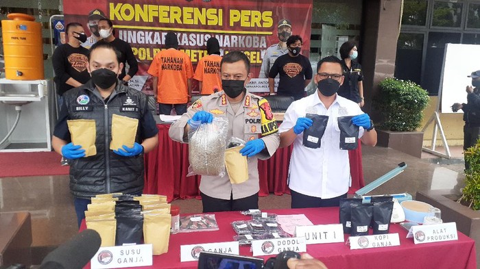 Polres Jakarta Selatan ungkap perederan susu hingga dodol dengan kandungan ganja.