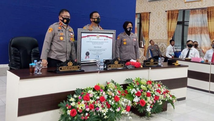 Polres Wonogiri Raih Predikat Wilayah Bebas Korupsi Polres Wonogiri meraih predikat Wilayah Bebas Korupsi (WBK). Penghargaan diberikan oleh KemenPAN-RB, Senin (21/12).