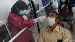 Potret Penumpang Ikuti Rapid Test Antigen di Stasiun Yogyakarta