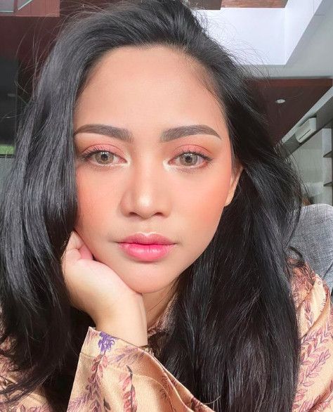 8 Fakta Rachel Vennya Selebgram Yang Jadi Atensi Unggah Foto Tanpa Hijab