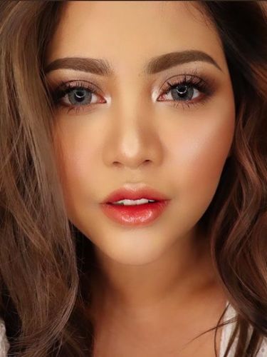 Rachel Vennya unggah foto lepas hijab. Rachel Vennya unggah foto lepas hijab.