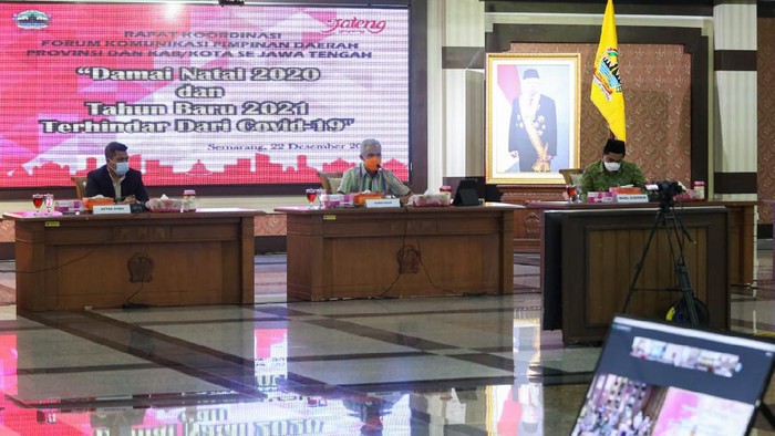 Rakor Forkopimda Jateng jelang Natal dan Tahun Baru Nataru, di Gedung Gubernuran, Kota Semarang, Selasa (22/12/2020).