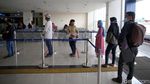 Jelang Libur Nataru, Penumpang Bus Antre Rapid Test Antigen