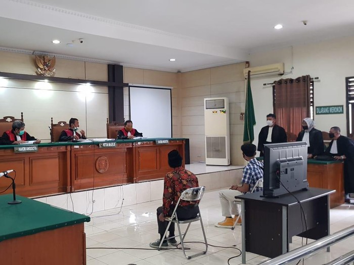 Sidang 4 mahasiswa terkait kasus demo berujung ricuh di Semarang, Selasa (22/12/2020).