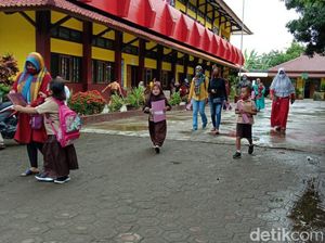 Guru di Pangandaran Boleh Kok Nyambi Jualan di Sekolah