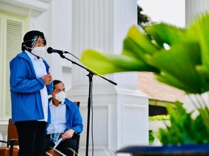 Jaket Biru Menteri Baru Jokowi Jadi Viral, Inikah Mereknya?