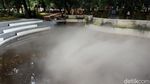 Unik! Ada Sungai Berkabut di Bandung