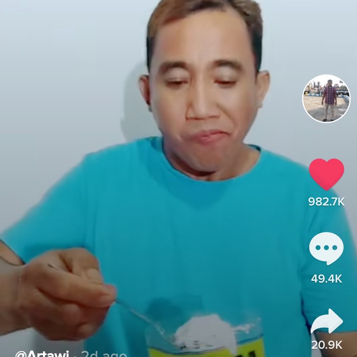 Viral Bapak-bapak Mukbang Garam, Bikin Ngilu dan Miris Viral Bapak-bapak Mukbang Garam, Bikin Ngilu dan Miris