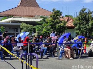 Rapid Antigen di Bandara Juanda Hari Ini: Antrean Lebih Panjang Namun Tertib