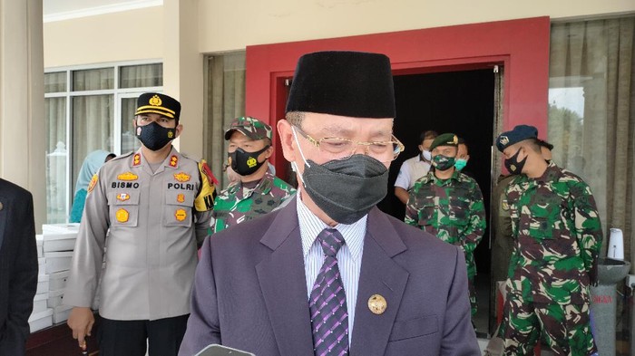 Bupati Majalengka Karna Sobahi