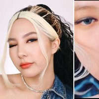 Penampilan ikonik Jennie Blackpink di era How You Like That banyak ditiru para beauty vlogger. Pemilik akun Instagram @deviennaaa itu pun tak ingin ketinggalan. Kali ini ia mengenakan wig agar bisa semakin mirip dengan pelantun Solo itu.Foto: Instagram/YouTube Devienna