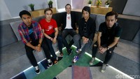 Drive dan Danes Rabani baru saja berkolaborasi dalam single Siasat Jitu. Kerja sama antara keduanya dapat terbilang sebagai kolaborasi lintas generasi. Foto: Muhammad Ridho