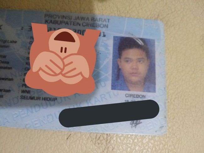 Lagi ngelirik ngeliatin apa sih mas? Serius banget tuh kayaknya. Foto: Twitter/@Miftahfikri11