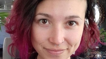 Tanamannya mirip warna rambutnya. Foto: Brightside