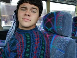 Kocak! Ketika Orang Menyatu dengan Lingkungan Sekitarnya