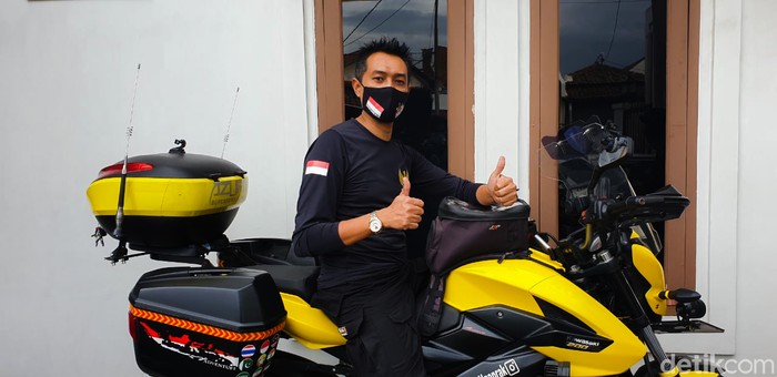 Bambang Sukmana (44), seorang warga Kota Cimahi, bakal bertolak ke Mekkah menunaikan ibadah haji menggunakan motor alias solo riding.