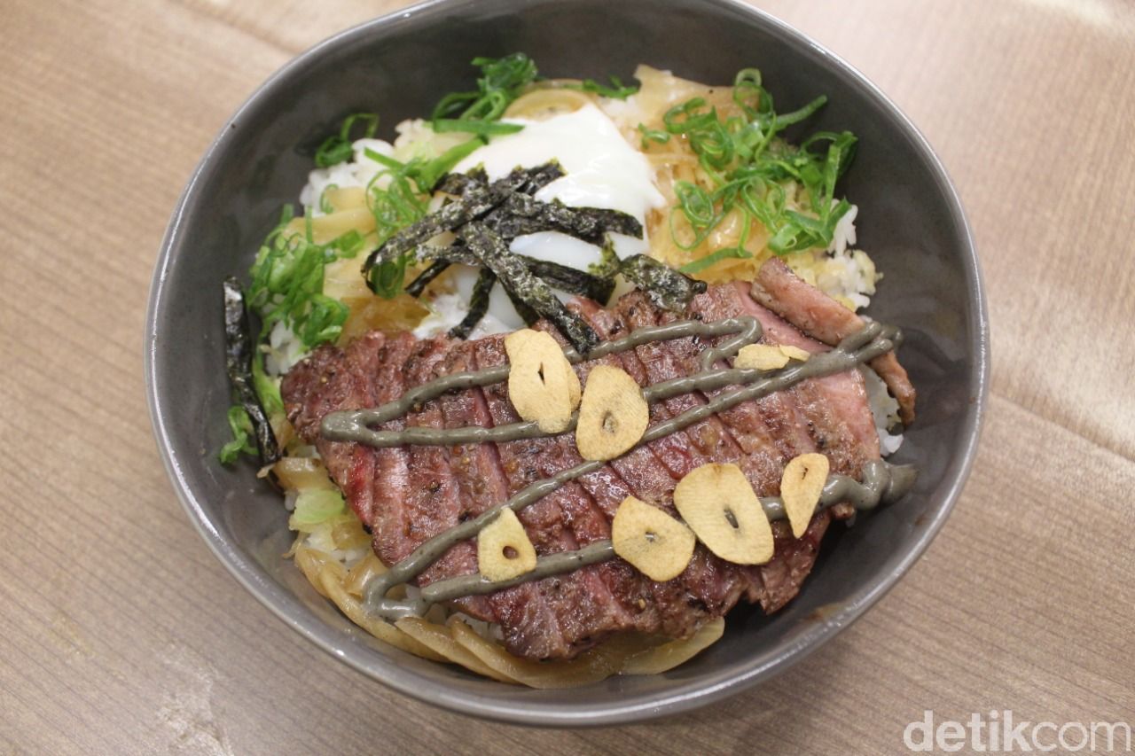 Isuka: Ramen, Sando hingga Sushi Lezat di Resto Jepang Fusion
