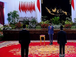 Jokowi Juga Lantik Irjen Petrus dan Hartono Jadi Kepala BNN-Kepala BRG