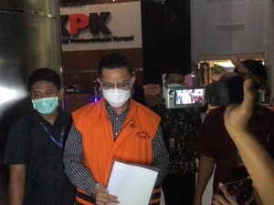 Juliari Batubara Nilai Jokowi Tak Salah Pilih Mensos: Bu Risma Berkompeten