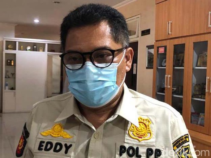 Kepala Satpol PP Kota Surabaya Eddy Christijanto