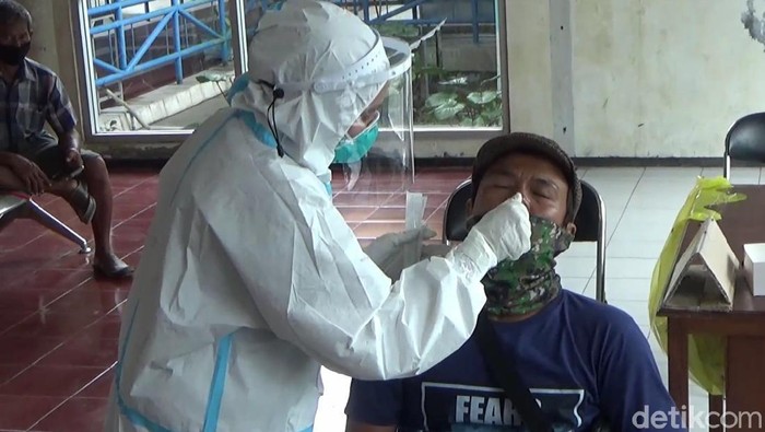KKP dan Pemprov Jatim Fasilitasi Rapid Test Antigen Sopir Logistik dan Bus