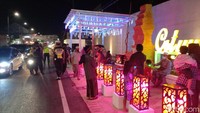 Terpisah, pelaksana proyek pembangunan Kudus City Walk, Abdul Qodir mengatakan untuk progres pembangunan City Walk sudah selesai, tinggal pembersihan dan pemasangan lampu hias di sepanjang jalan Sunan Kudus. Konsep Kudus City Walk akan mirip dengan Malioboro. (Dian Utoro Aji/detikTravel)