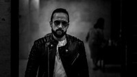 Maruli Tampubolon mengatakan Never Stand Alone membawa energi positif buat pendengar. Makanya ia berharap pesan lagunya bisa tersampaikan.