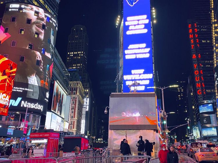Maruli Terpampang di Time Square New York