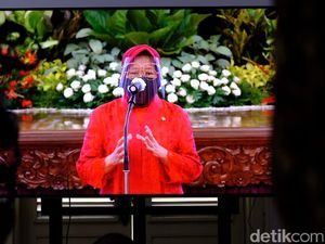 8 Gaya Risma Sang Menteri Sosial, Kebaya Merah Hingga Sepatu Boots