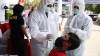 Rapid test antigen dilakukan untuk mendeteksi keberadaan antigen virus Corona pada sampel yang berasal dari saluran pernapasan. 