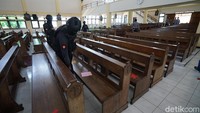 Salah satu langkah sterilisasi yakni menggunakan alat pendeteksi bom.