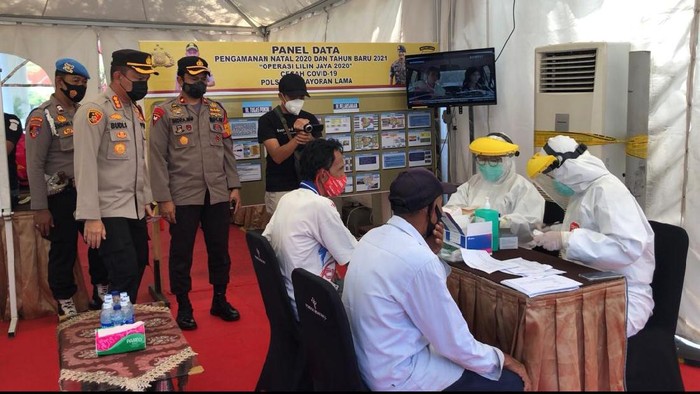 Polres Jaksel gelar rapid tes di Pos Pelayanan Plus Pondok Indah, Jaksel
