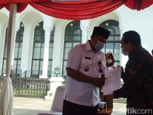 Temui Wagub Jabar, Massa Desak Penembakan 6 Laskar FPI Diusut Tuntas