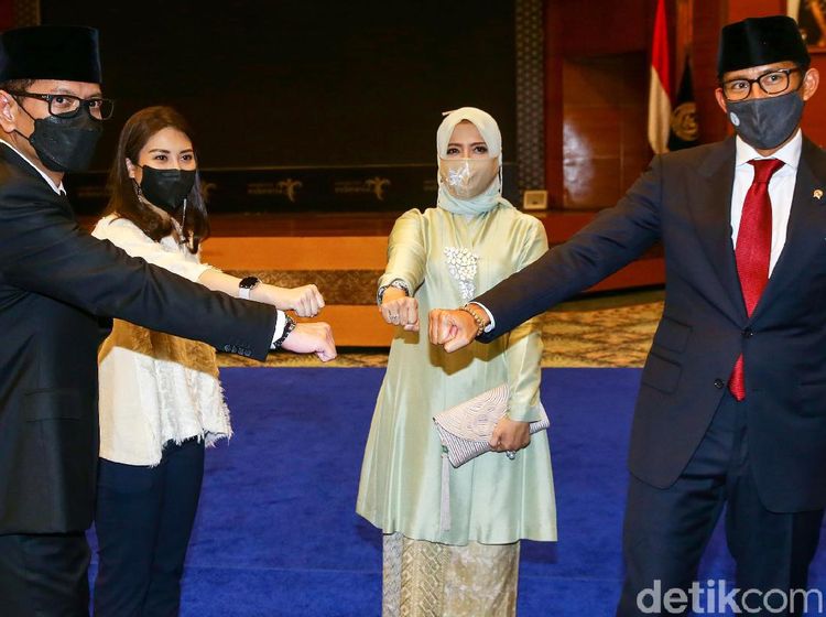 Sertijab Menparekraf dari Wishnutama ke Sandiaga Uno