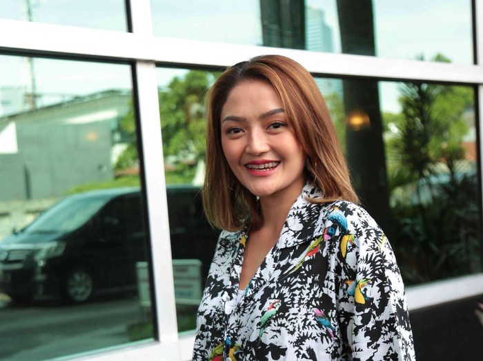 Siti Badriah bulan madu terus