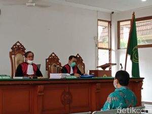 Kasus Korupsi, Eks Bupati Rachmat Yasin Didakwa Terima Rp 8,9 M-Tanah