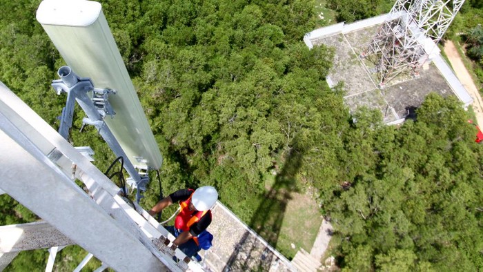 Memperkuat komitmen sebagai perusahaan guna menghadirkan layanan berkualitas dan kapasitas layanan broadband yang optimal, Telkomsel mengadopsi teknologi Open RAN (Radio Access Network).